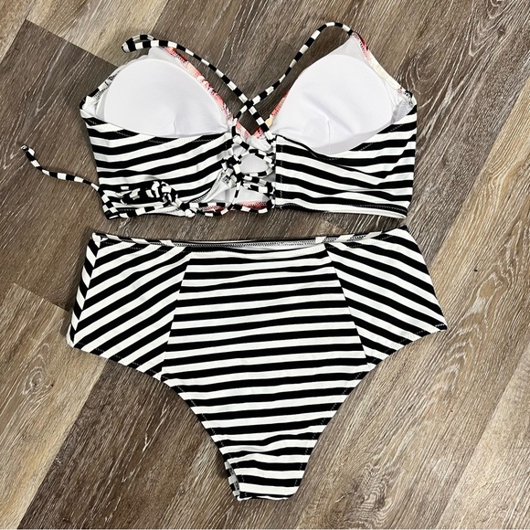 Cupshe Garden Floral and Stripe Bikini High Waisted NWT Size 1X Swimsuit 2 Piece - Picture 4 of 9